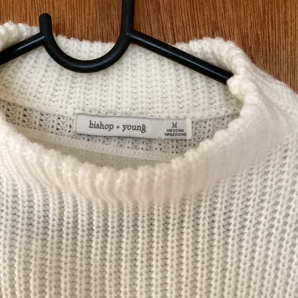 bishop & young top - Picture 2 of 4